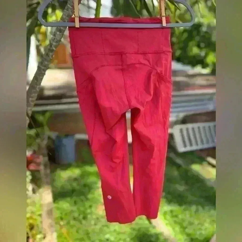 Lululemon $118 Fast & Free Crop II Nulux 19 Size 4 Retails Dark Red Capris Pants - Image 4