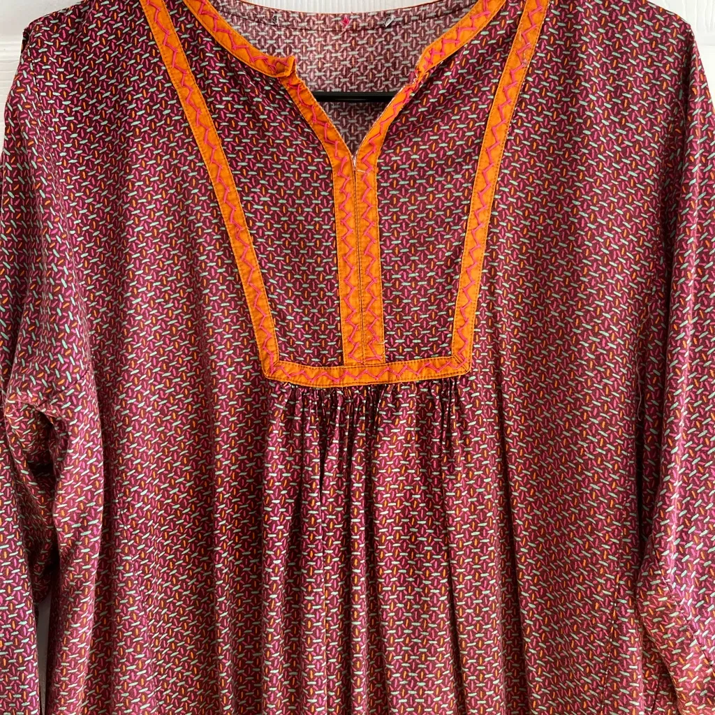GENERATION‎ Vibrant Red and Green Tunic Pakistan Top Size L - Image 3
