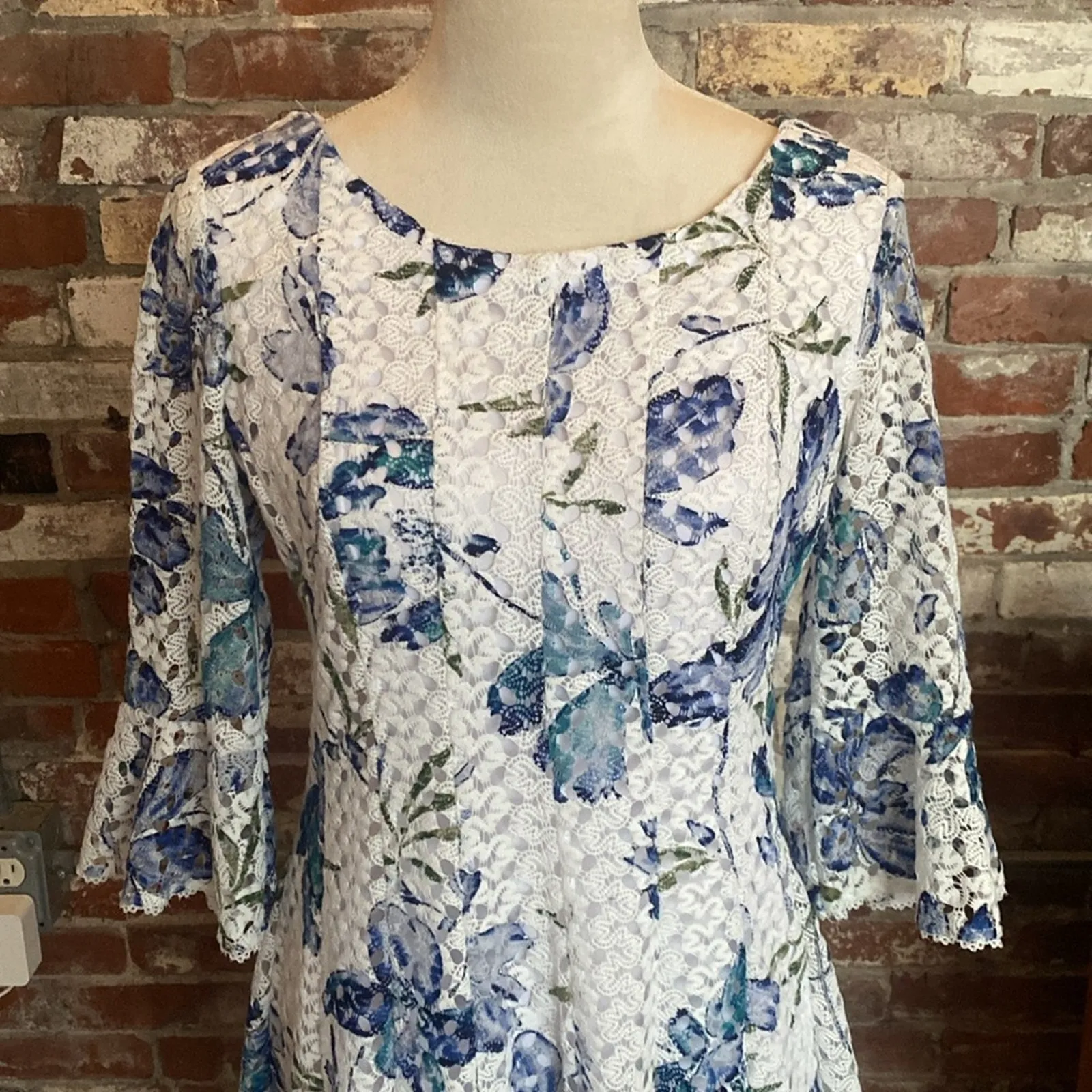 Rabbit Rabbit Rabbit Design 3/4 Bell Sleeve Floral Lace Fit &Flare Dress Size 10 White - Image 2