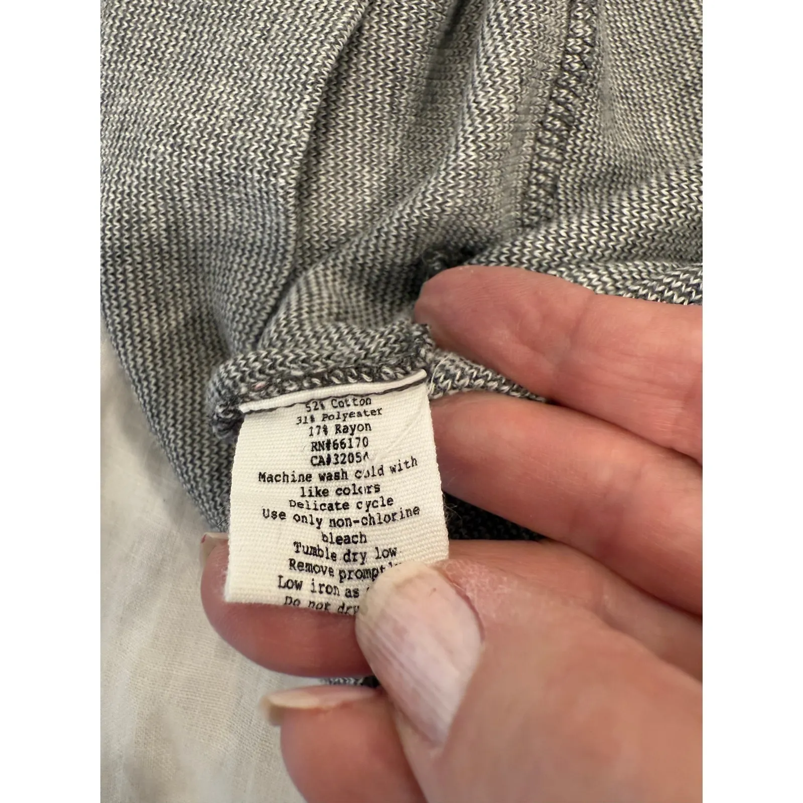 BDG Long Sleeve Printed Pullover Scoop Neck Sweater Gray Women's Size Small - Image 7