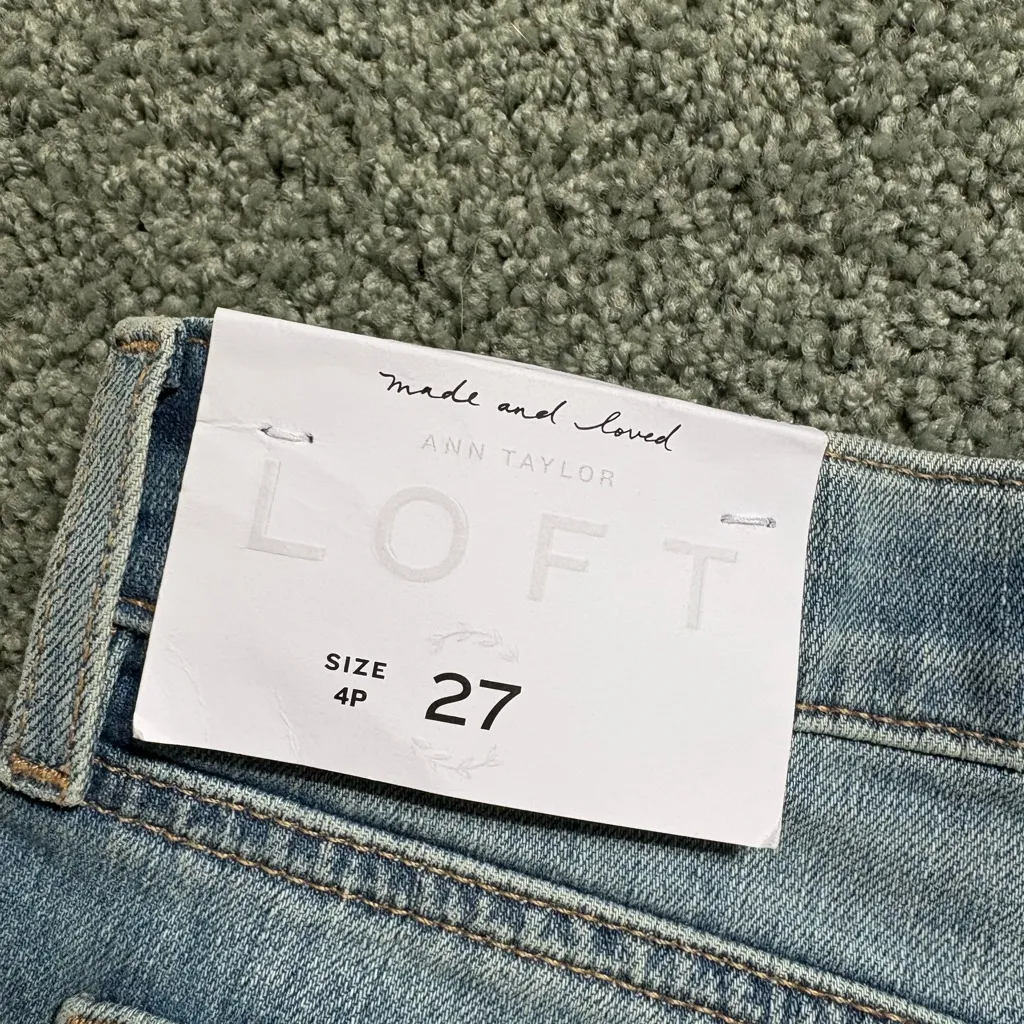 Ann Taylor Loft Jean Shorts Womens Size 27/4P Denim Mid Rise NWT - Image 3