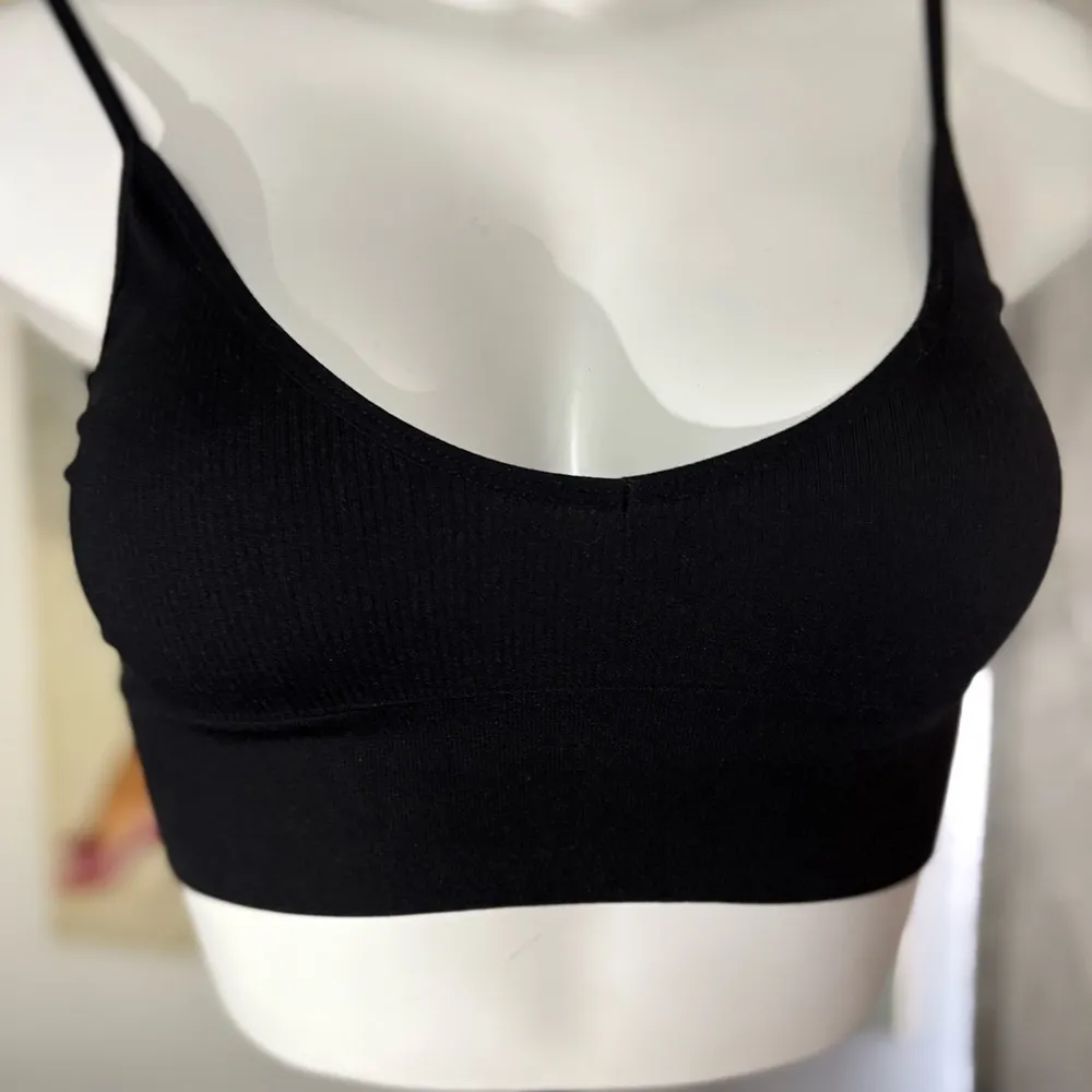 Woman’s seamless ribbed wireless low back low V bralette size XS - Image 14