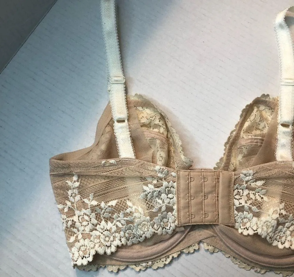Wacoal Bra Embrace Lace Underwire Bra in Sand/Ivory Sz 32DDD/F EUC Style #65191 - Image 8