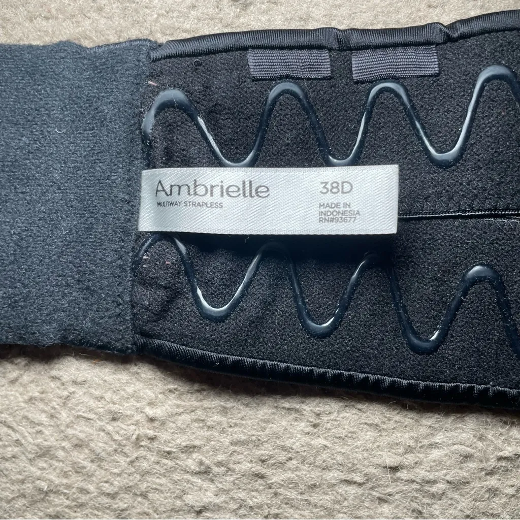 Ambrielle Black Lined Light Push Up Strapless Underwire Bra Size 38D - Image 5