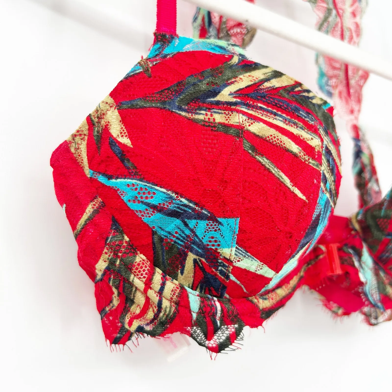 Victorias Secret VS PINK Date Racerback‎ Padded Underwire Push Up Bra 32C Red - Image 3