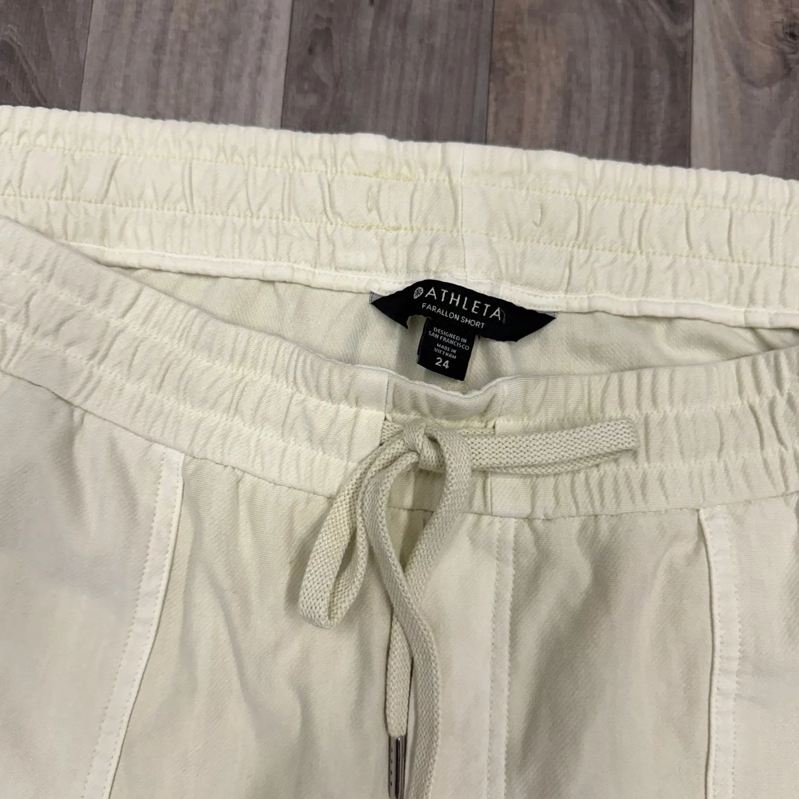 Athleta light butter yellow Farallon shorts - Image 4