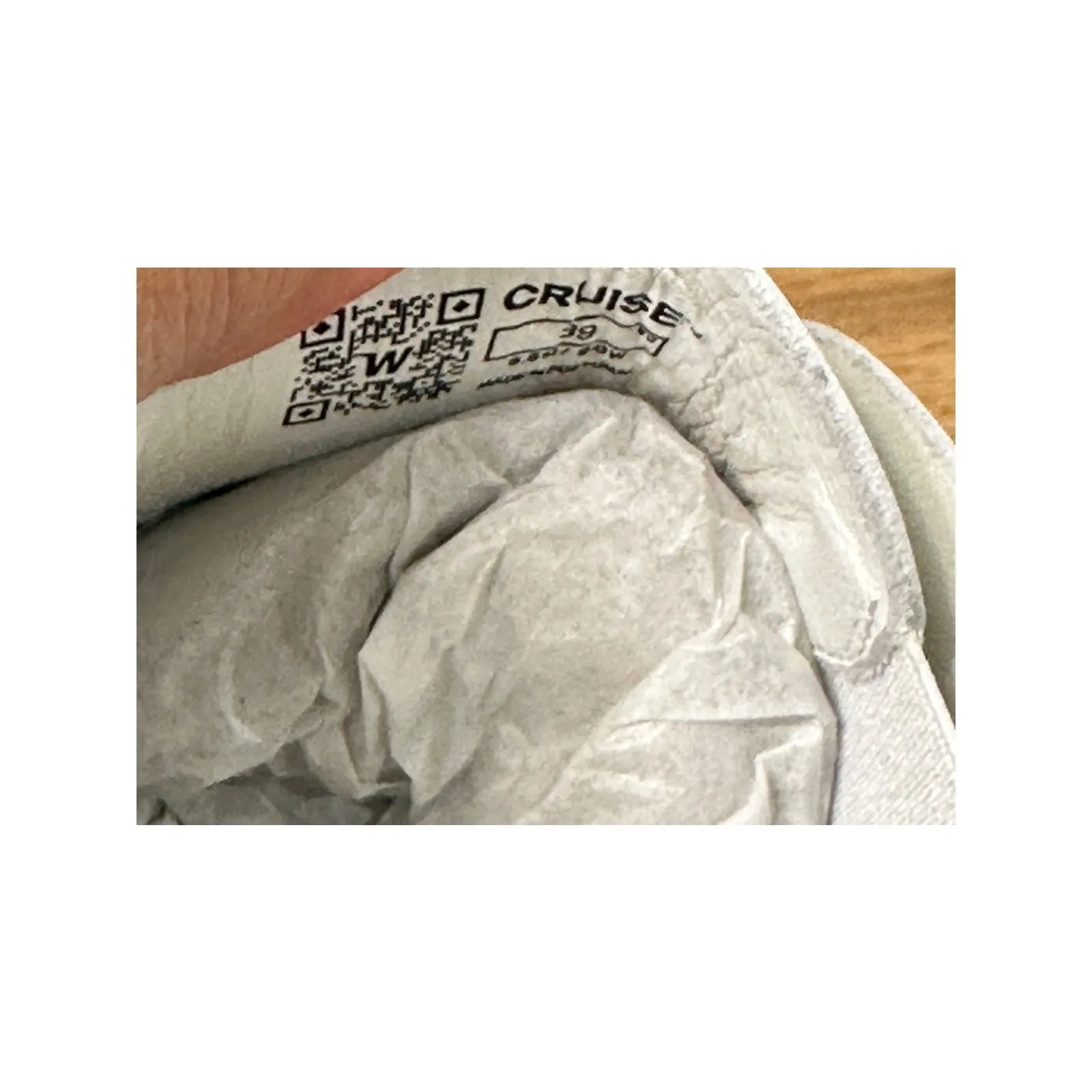 Wolf and Shepherd Women's Cruise Ace Slip - Image 14