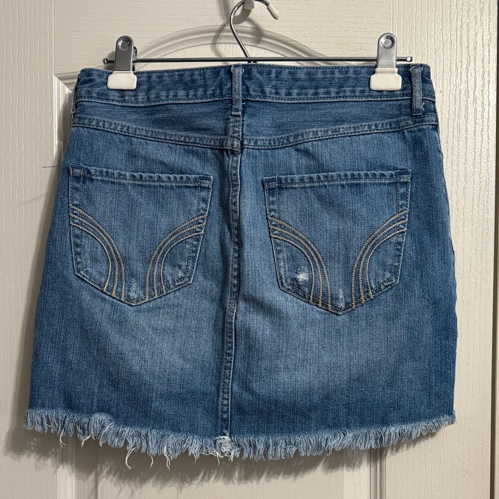 💖 Hollister Y2K Era 5 Pocket Distressed Denim Mini Skirt (circa 2007) - Image 3
