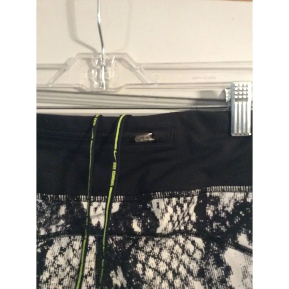Nike Capri Leggings Yoga Black White Print Size Medium M Womens Dri Fit - Image 3