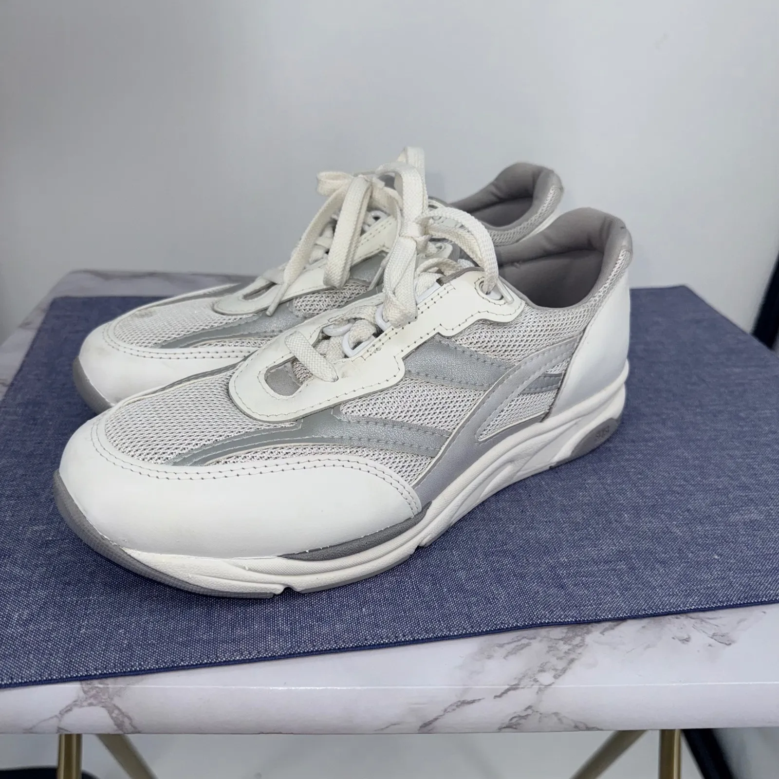 SAS Tour Mesh Women's 9.5M Walking Shoes White Silver Lace Up Comfort Leather Size 9.5 - Image 3