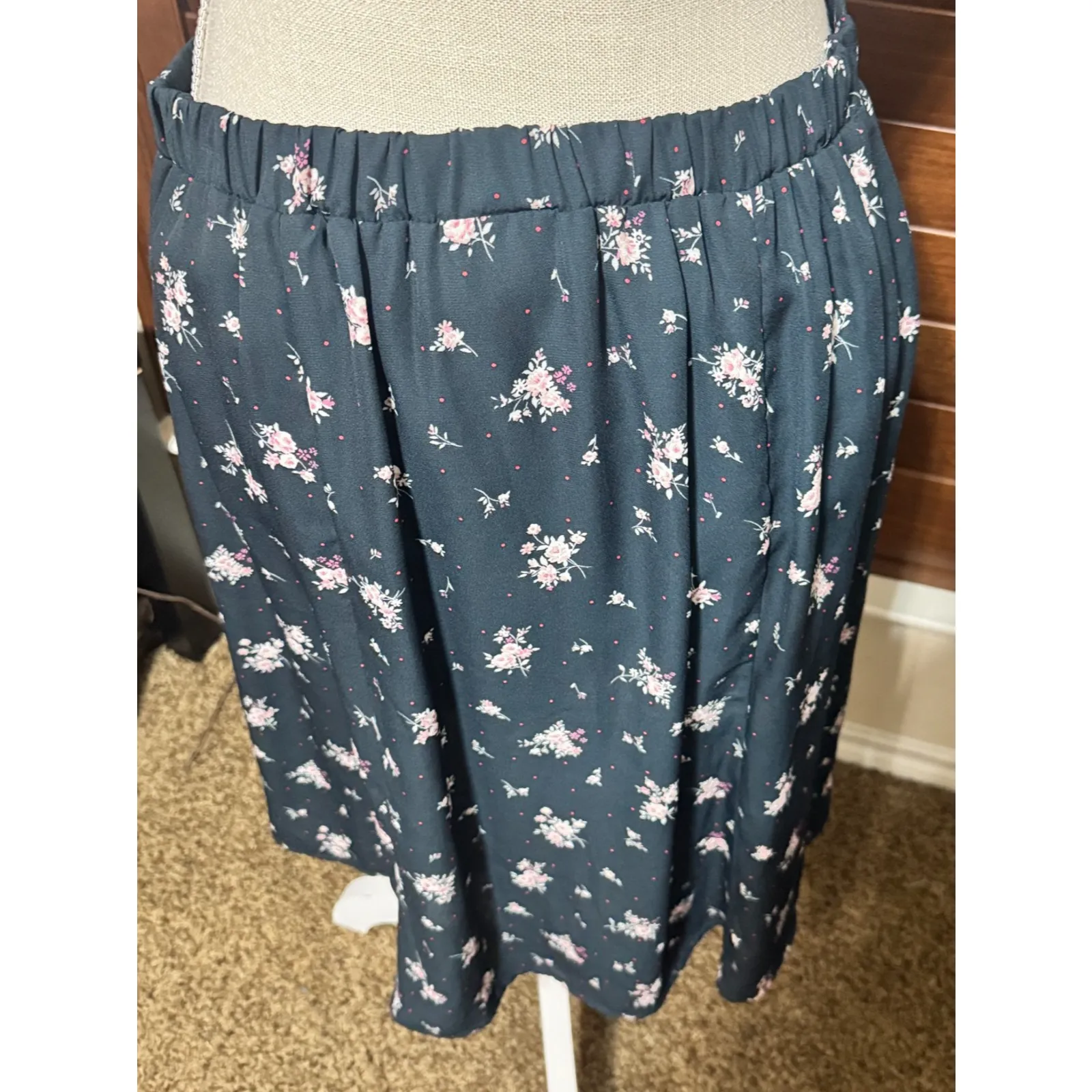 Bobeau Women's Pull-On Skirt Size S Navy Blue Floral Knee Length Flare - Image 3