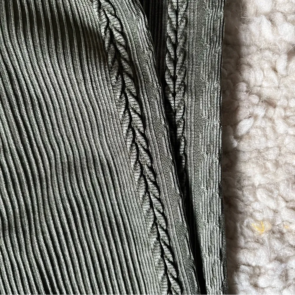 Aerie high-waisted ribbed knit seamless 7/8 leggings in olive green - Image 2