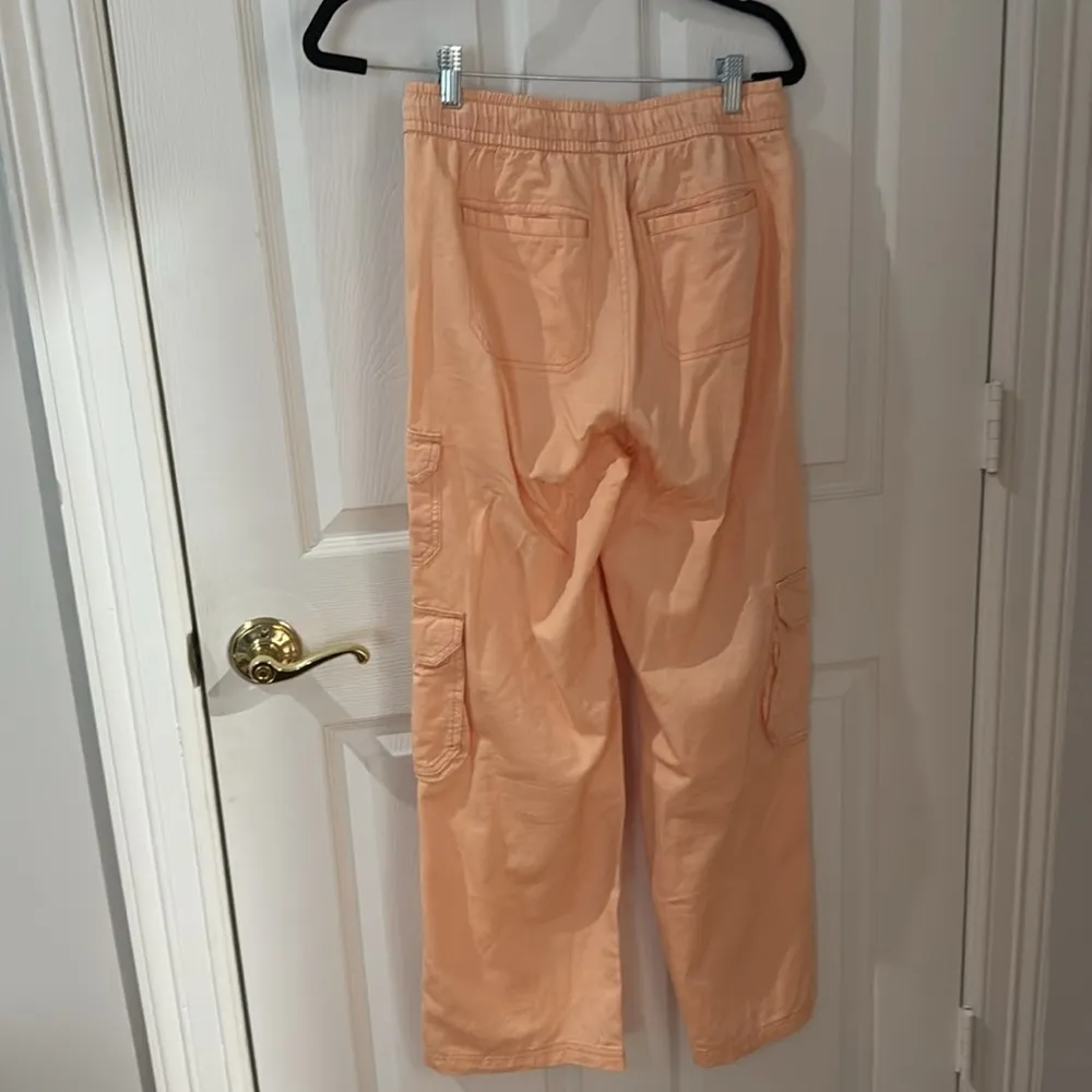 Peach Cargo Pants old navy sz small - Image 3
