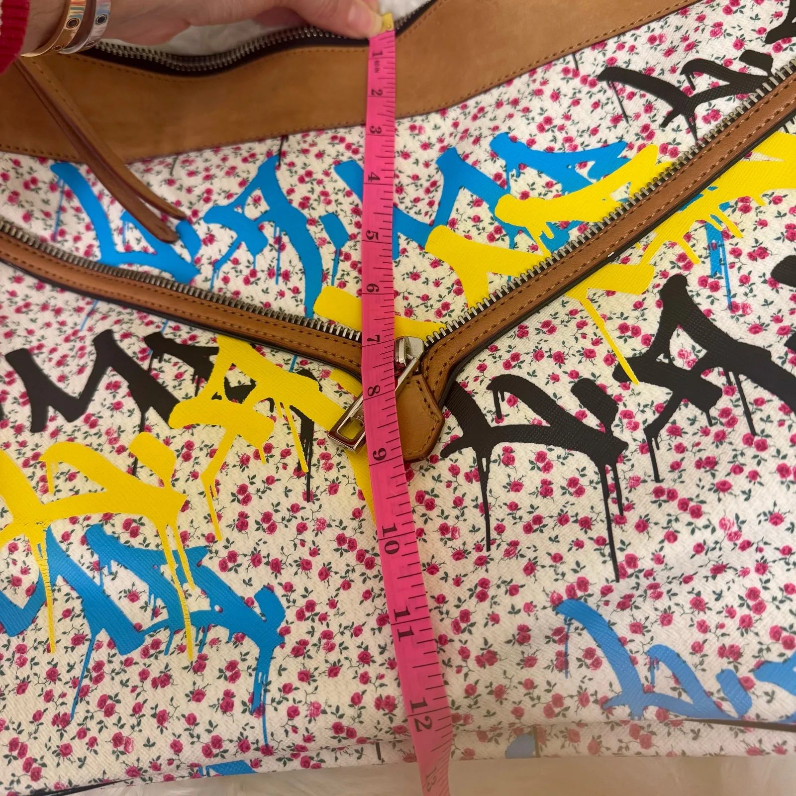 L.A.M.B. Gwen Stefani Y2K VTG Ditzy Floral Graffiti Hobo Grandvale Handbag - Image 11