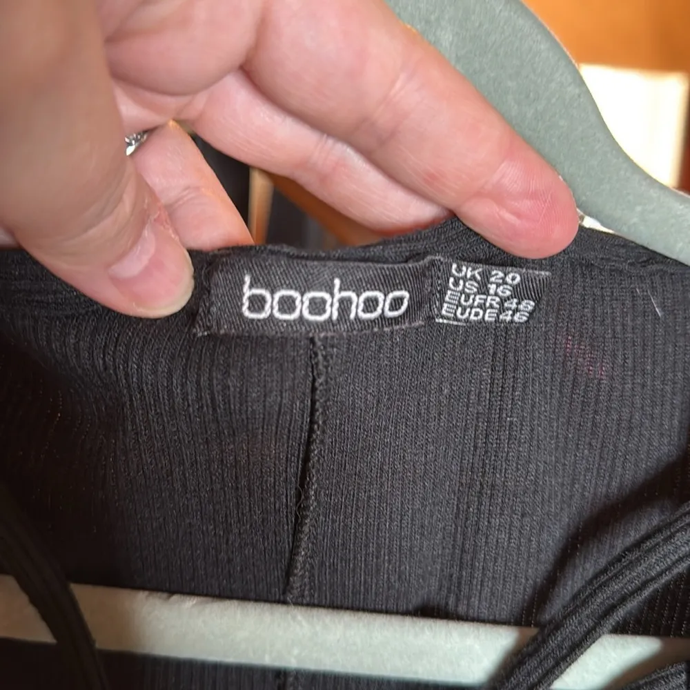 Boo Hoo Plus RIBBED OPEN SHOULDER SWING DRESS Black Size 16 - Image 6