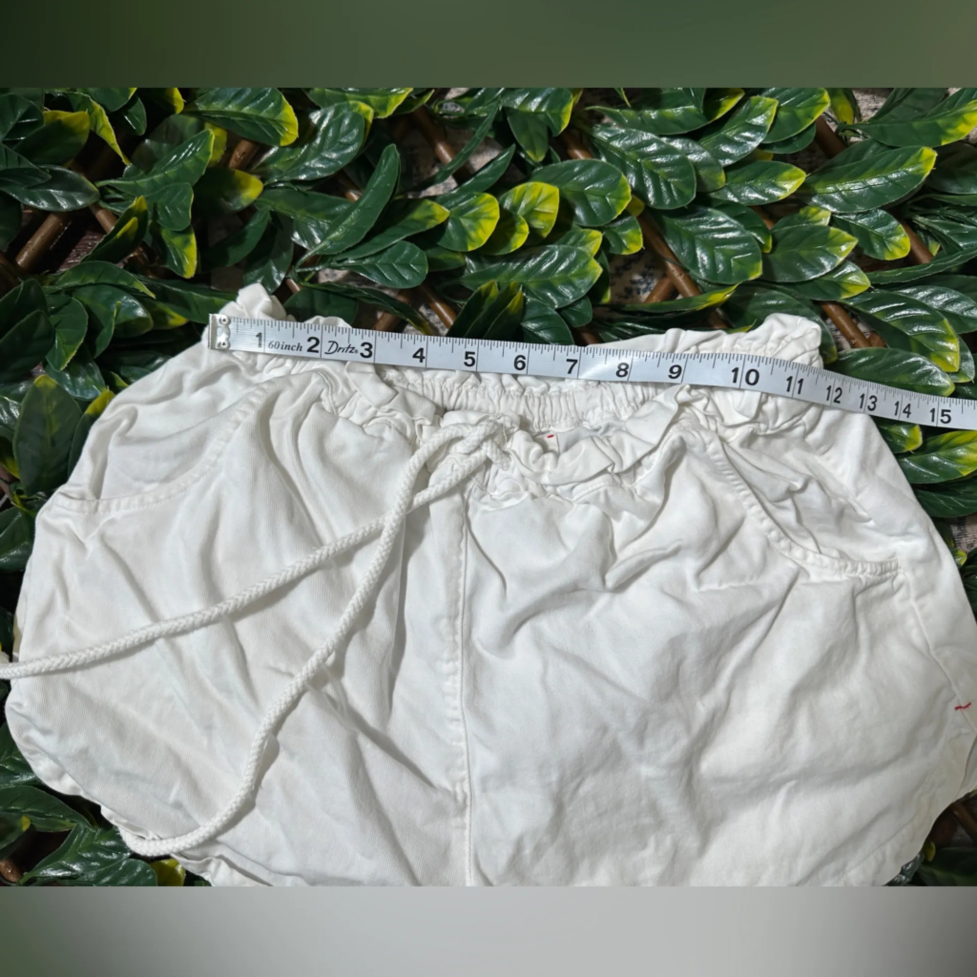 XiRENA White Starla Short Size Small - Image 8