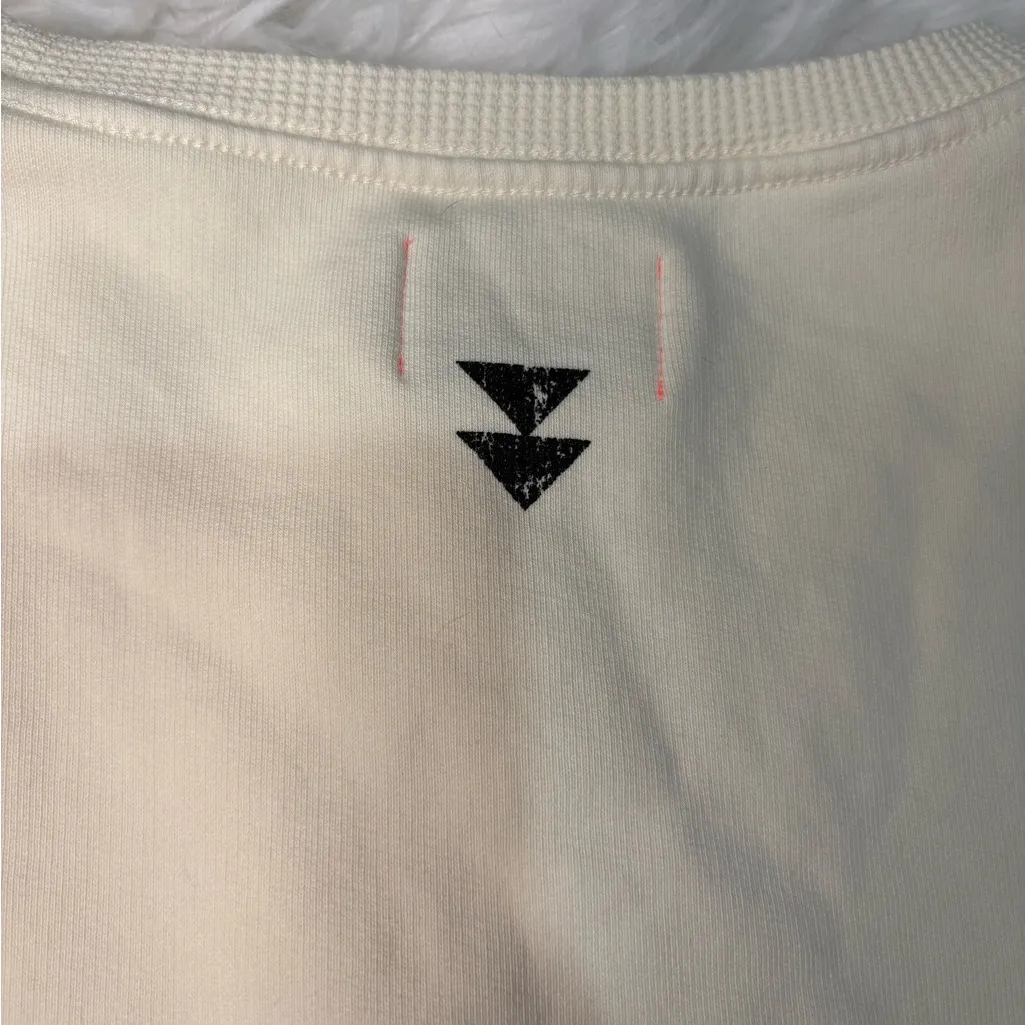 Sisters Department Peace & Love Cream Muscle Tee Size M Size M - Image 5