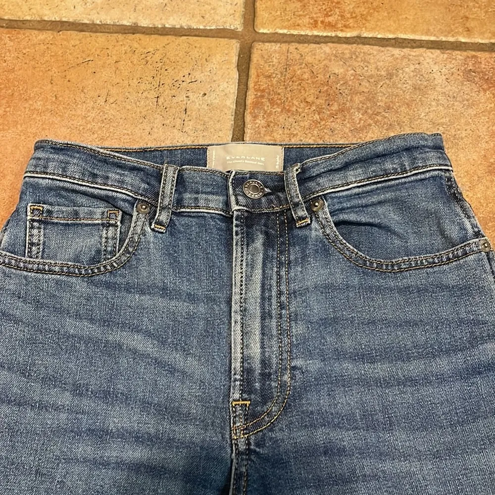 Everlane cheeky boot cut jeans, size 25 - Image 3