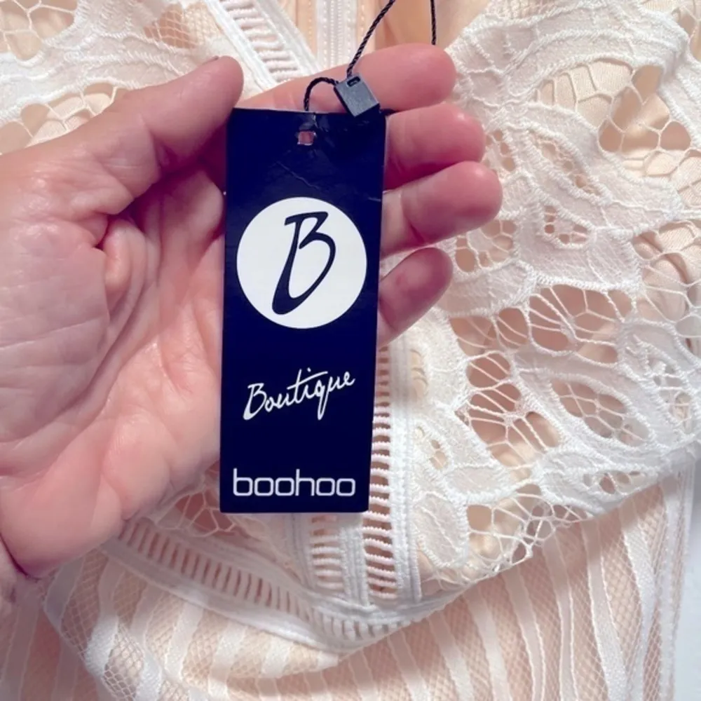 BooHoo lace dress - Image 5