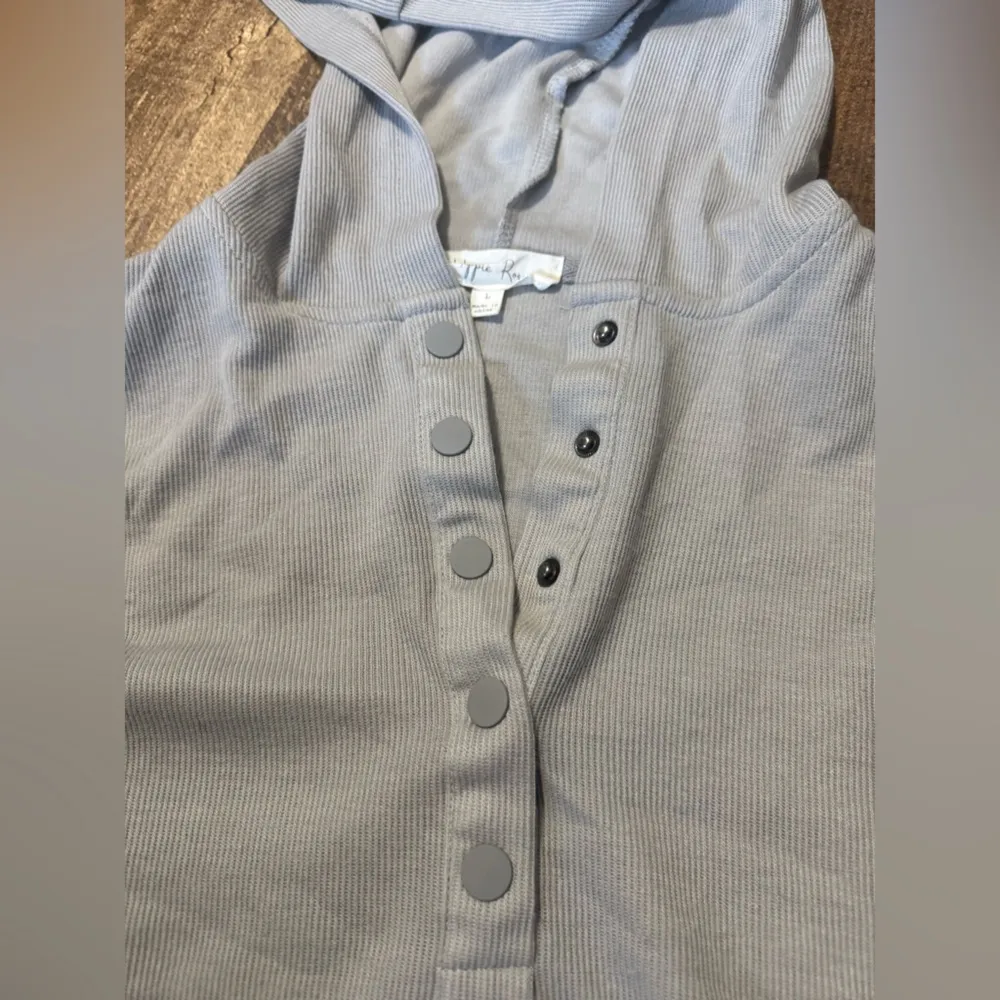 Hippie Rose Waffle Knit Gray Button-Up Hoodie - Image 3