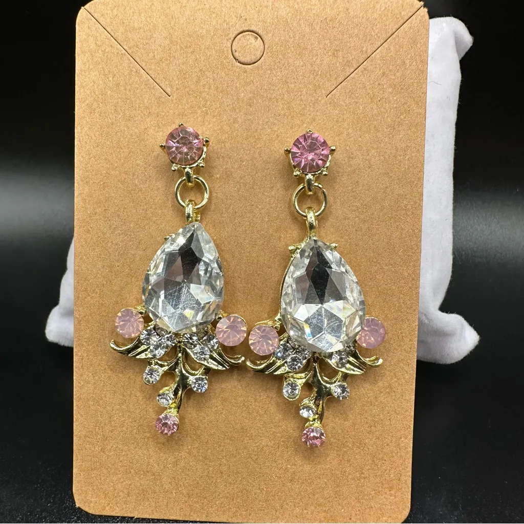 Elegant Gold and Pink Tiara and Earring Set - Image 10