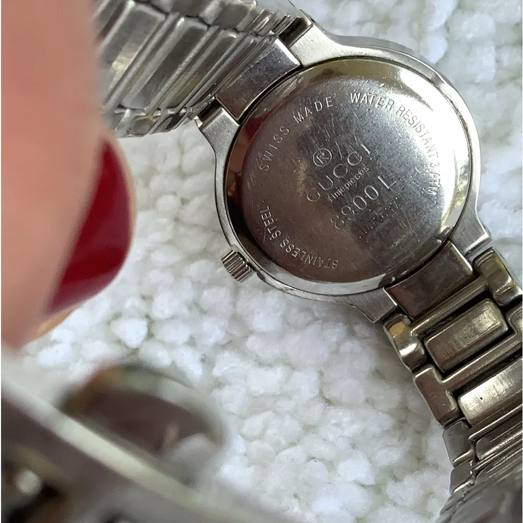 Ladies AUTHENTIC GUCCI DRESS watch 🌹🌹 - Image 11