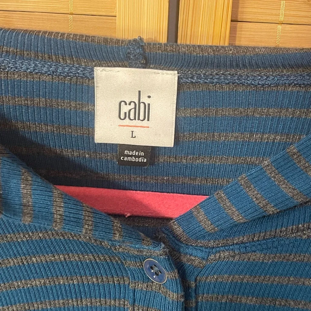 CAbi Riff Hoodie Long Sleeve Blue Grey Striped top shirt woman’s size large - Image 4