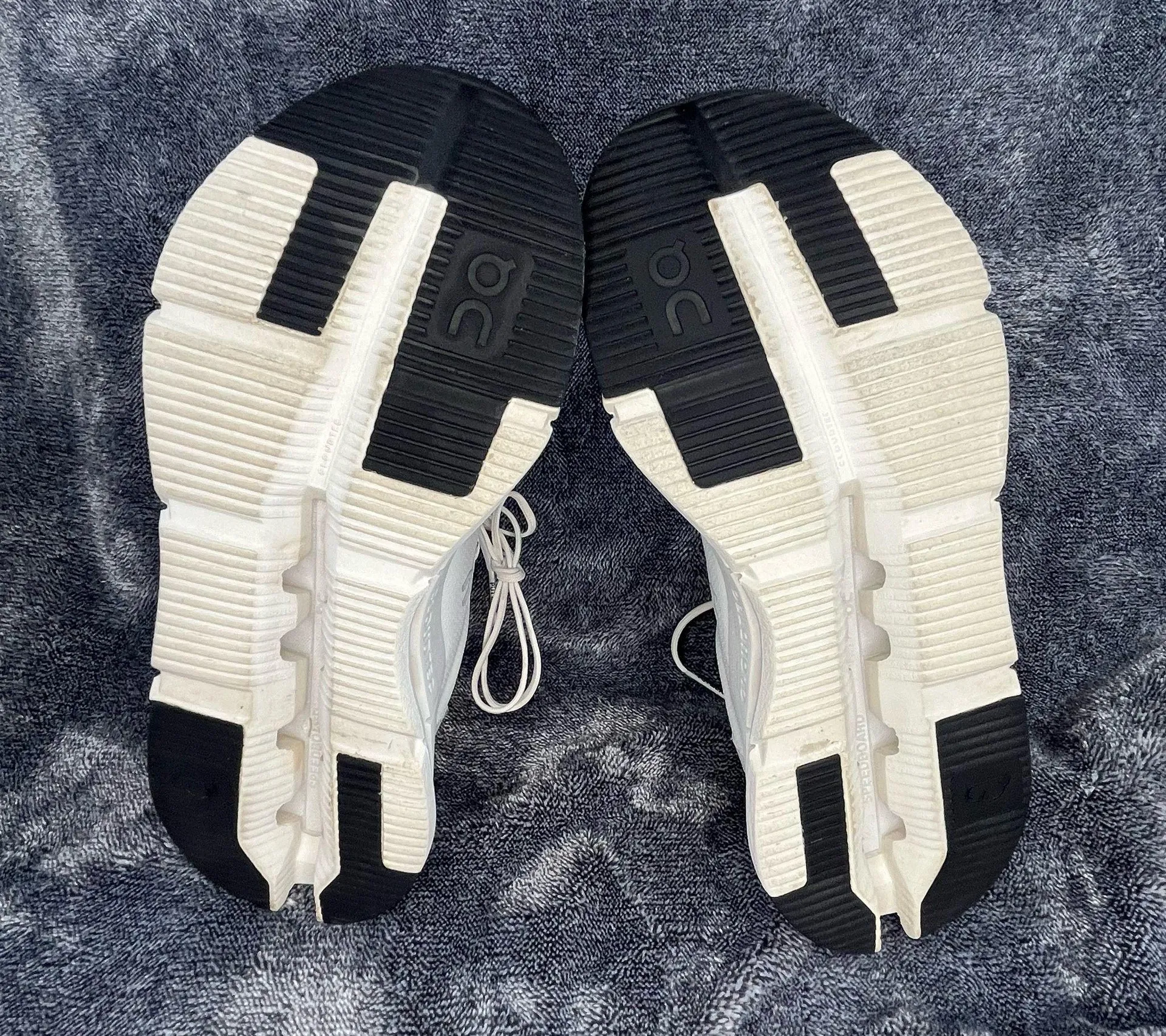 On Cloudnova Form Women's Sneaker size 8 - Image 7