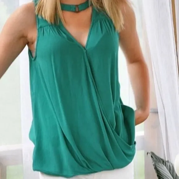 Entro Sleeveless Surplice Top‎ - Image 6