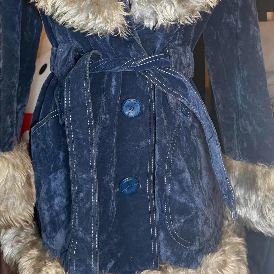 ✨ Y2K Penny Lane Faux Fur Coat ✨
iconic early 2000s energy 💿🦋 Blue Size XS - Image 3
