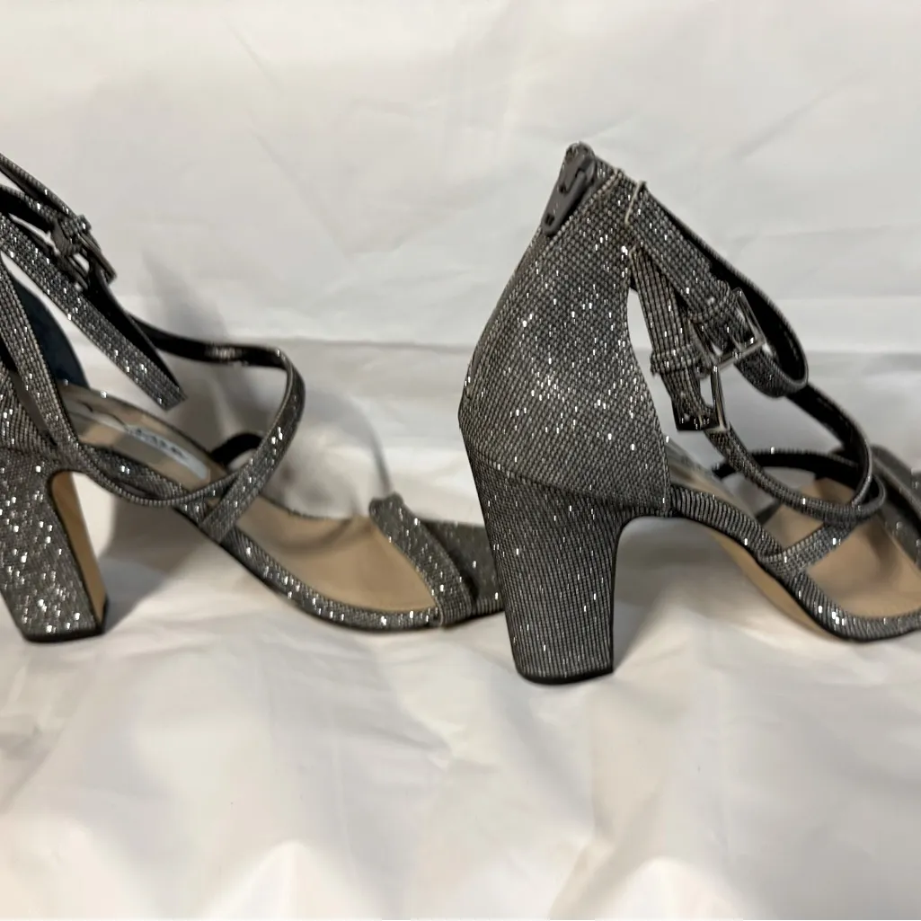 Shari Heel in Silver And Black by Nina. Shiny Strappy Heels zip up back Size 7 - Image 7