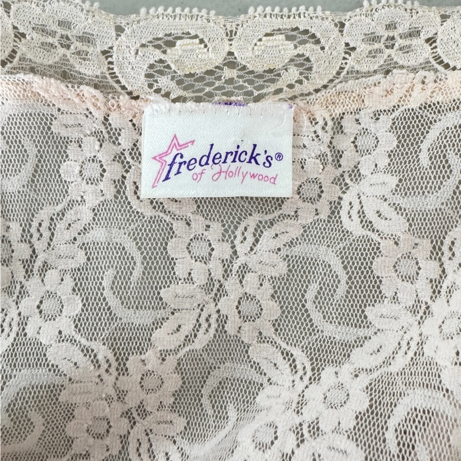 Frederick's of Hollywood Vintage Pale Pink Nylon Lace Nightgown Slip Dress - Image 10