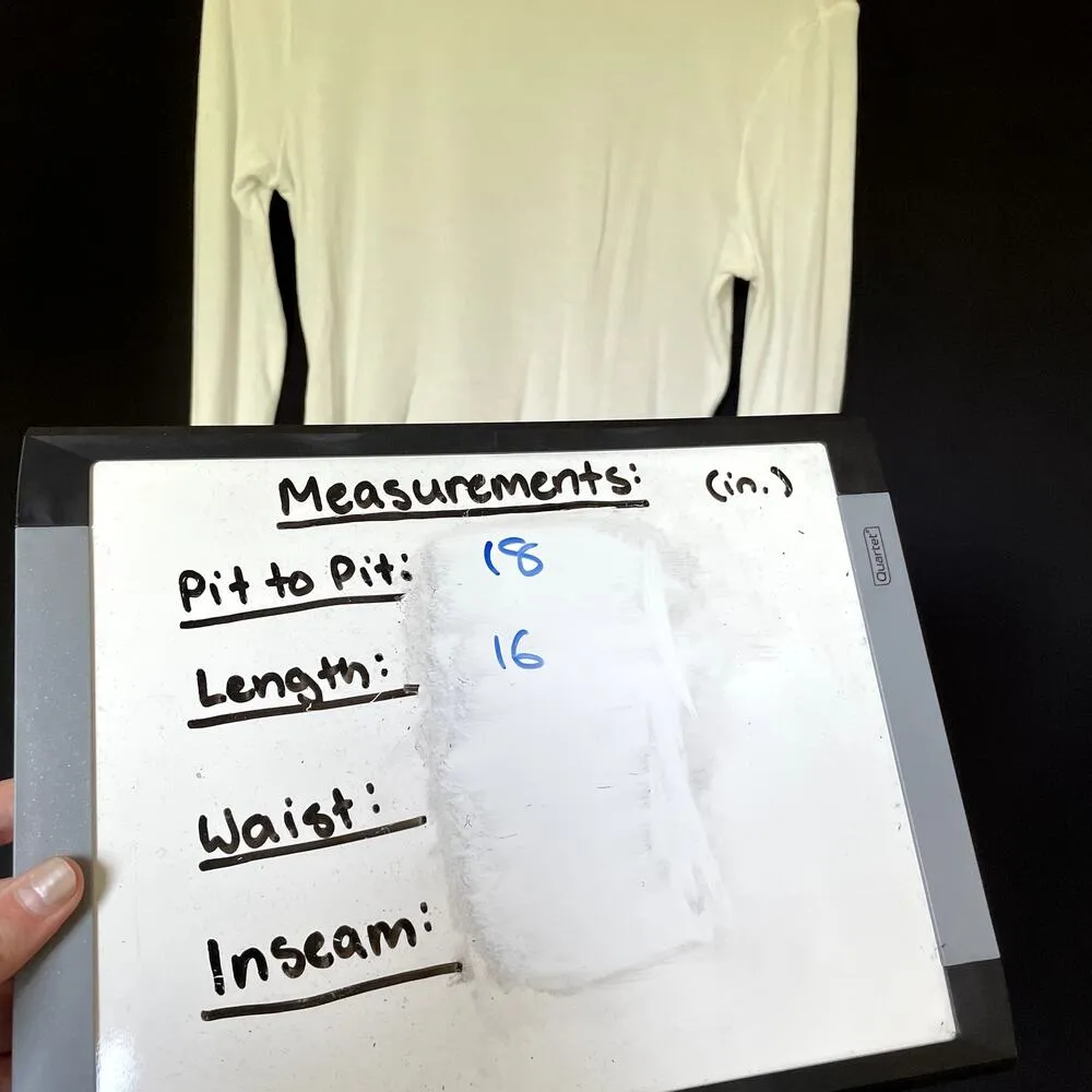 Live to be spoiled white rayon ribbed long sleeved cropped shirt women's size L - Image 6