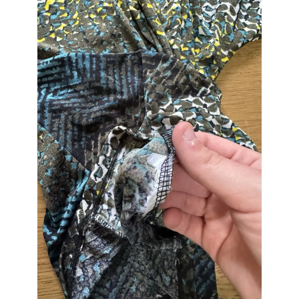 Jaclyn Smith Blouse Women Size Small Short Sleeve Colorful Lightweight Office - Image 7