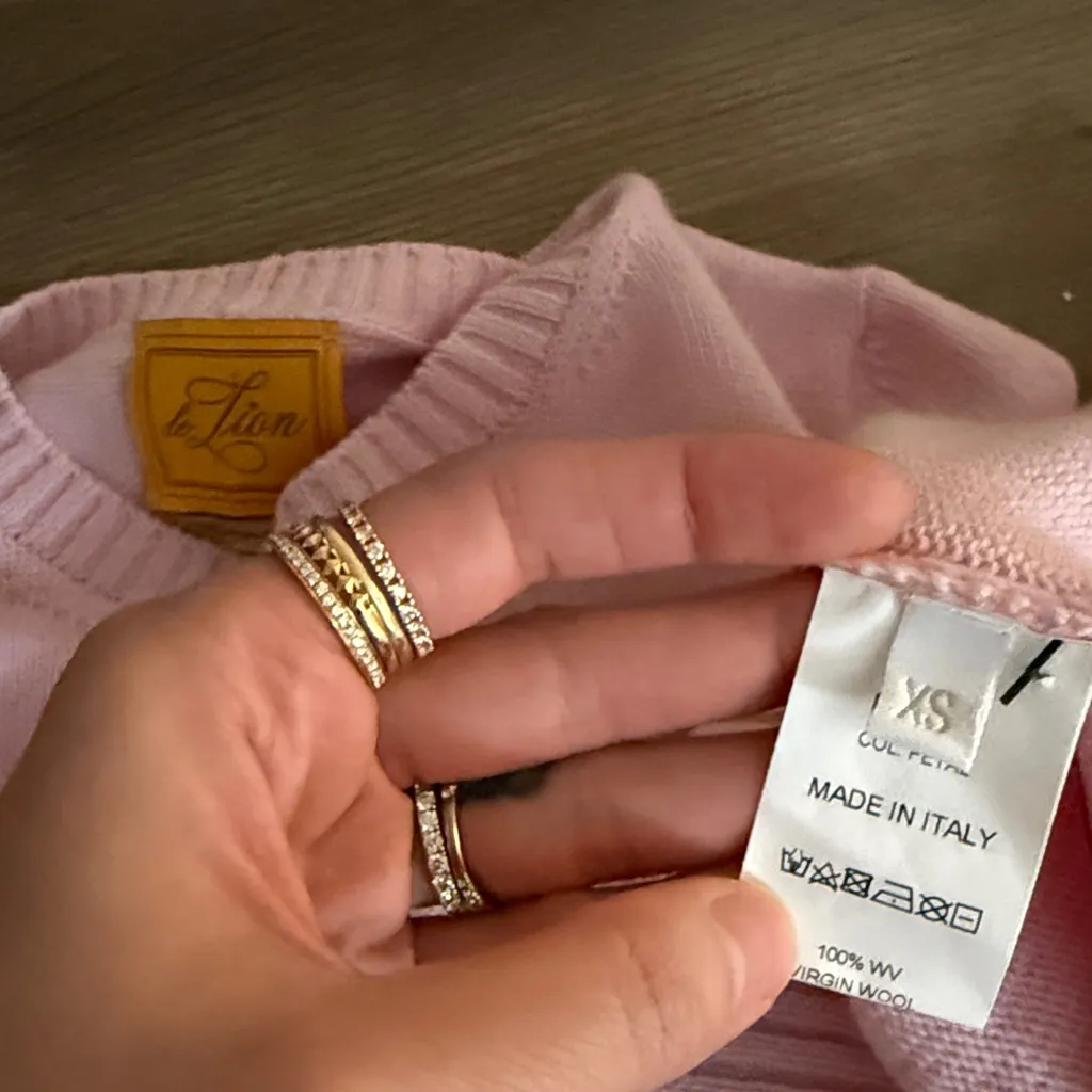 Le Lion pink zodiac sign Aquarius sweater with gold embroidery and sequins Size XS - Image 6