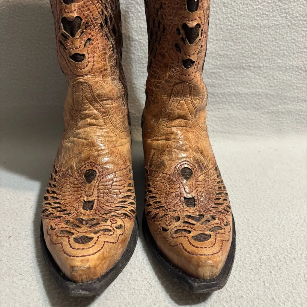 Cavenders Tan Leather Cowgirl Boots sz 7B Snip Toe Angel Wings Design made in MX Brown - Image 4