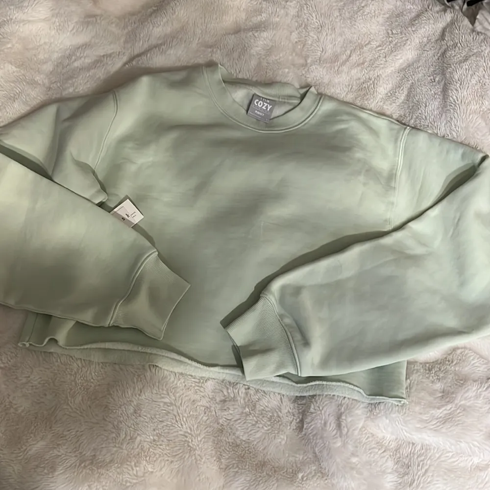 TNA Cozy Fleece Perfect Cropped Sweatshirt - Image 8