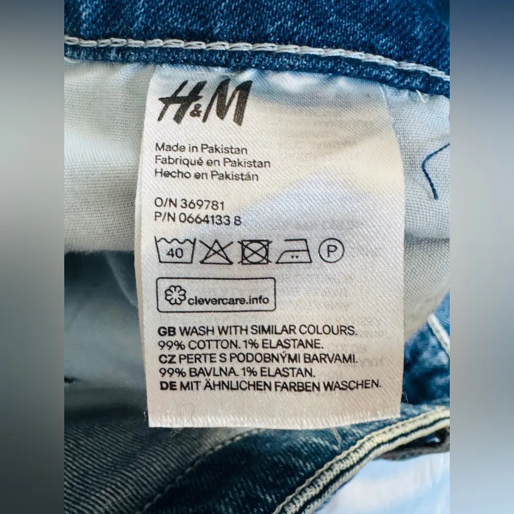 Divided by H&M Distressed Womens Skinny Jeans | Size 4 | High Rise | 99% Cotton - Image 6