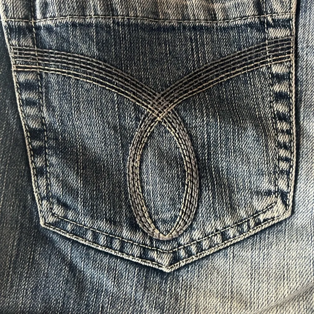 Calvin Klein Distressed Jean Shorts Roll Cuff Med Wash Women's 6 Denim Festival - Image 4