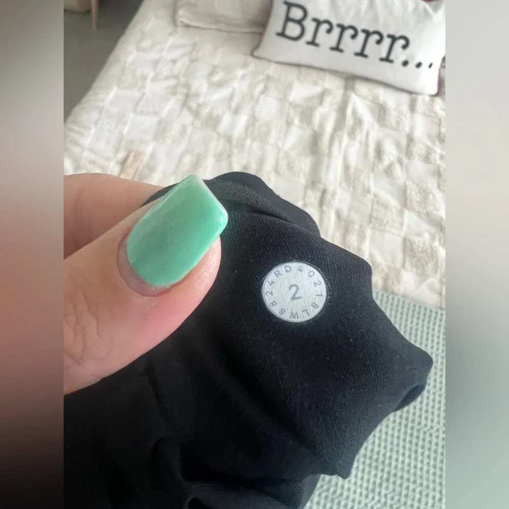 Lululemon Play Off the Pleats Skirt
*13”
Size 2 - Image 3