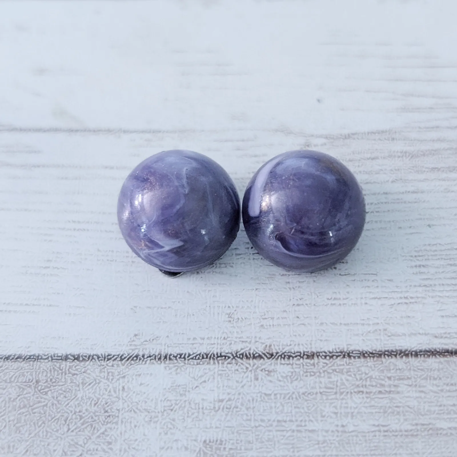 Vintage Clip On Earrings Muted Purple Marbled Design 5/8" Domed - Image 2
