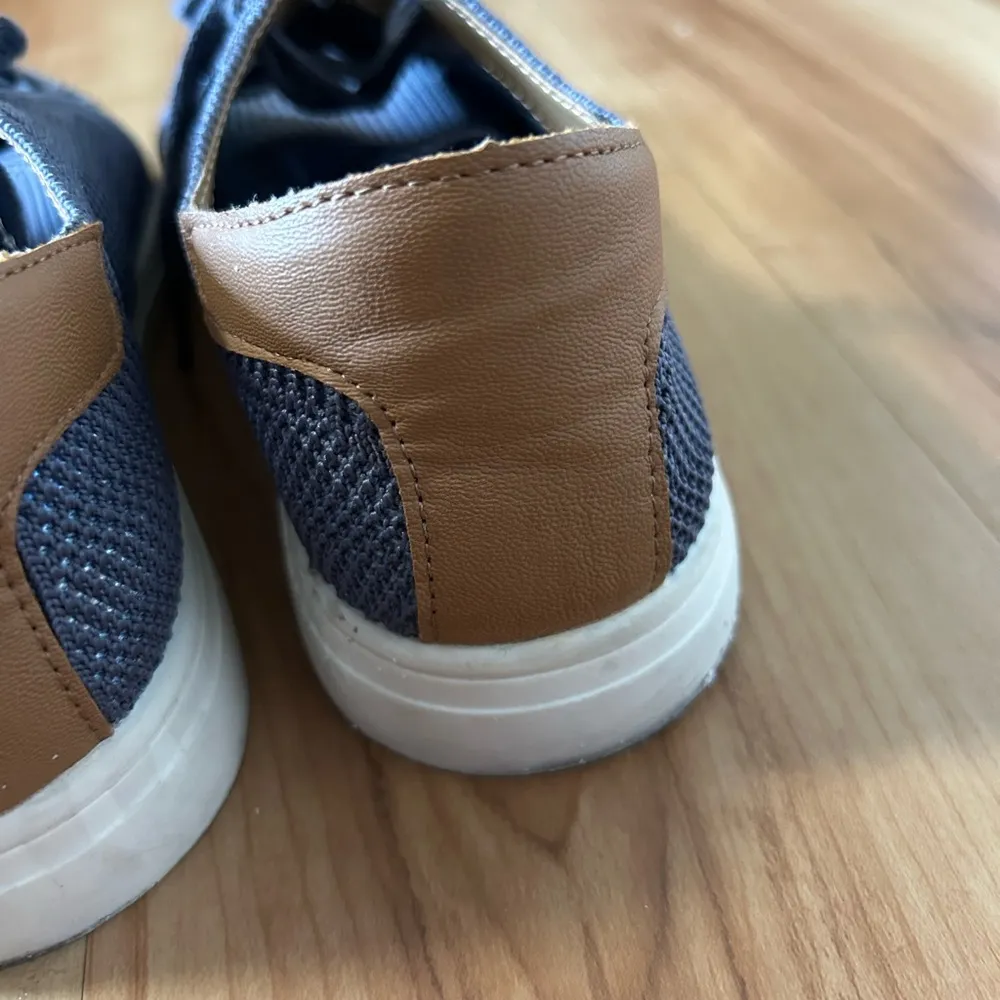 Lucky Brand knit sneaker - Image 5