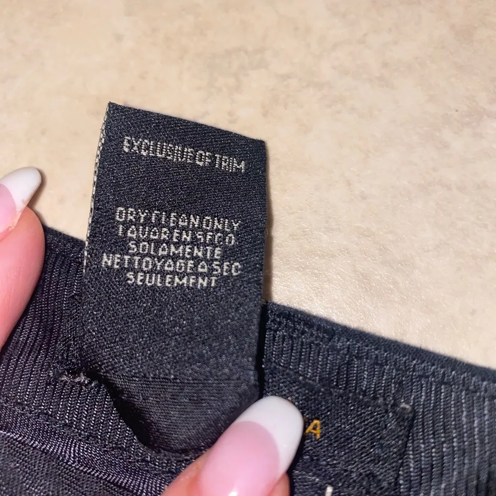 BCBGMaxAzria pant suit size 6 - Image 9