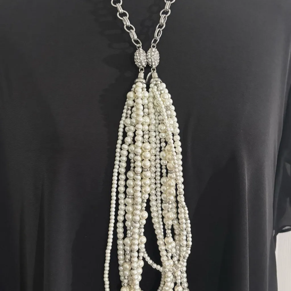 Stunning WHBM Multi-Strand Pearl Statement Necklace – Wear It Two Ways! - Image 3