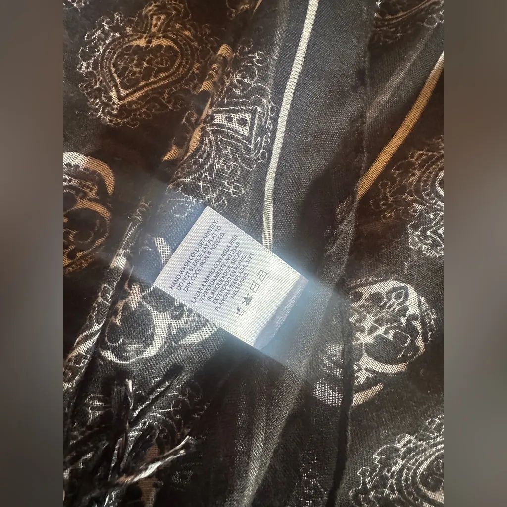 Vintage Y2K Black & White Skull & Spades Rectangle Scarf - Image 2