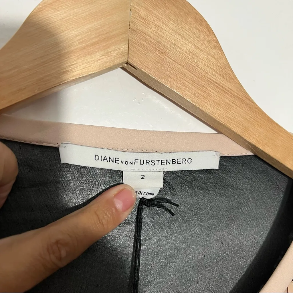 Diane Von‎ Furstenberg Kavita All Over Metallic Sequin Top Sheer Back Size 2 - Image 6