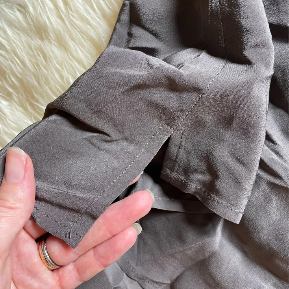 100% silk Amanda Uprichard long sleeved blouse tunic purplish gray Pleats - Image 4