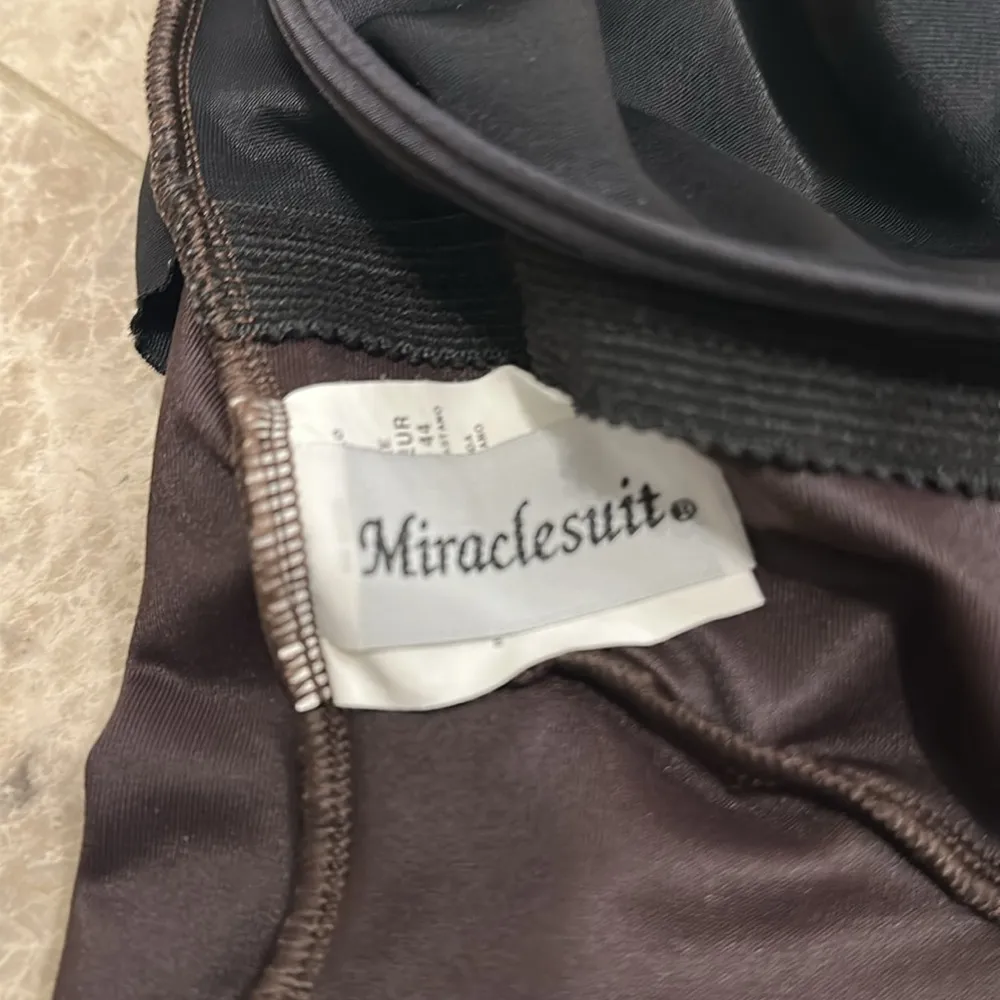MiracleSuit  One Piece Underwire Swimsuit Size 14DD Brown - Image 10
