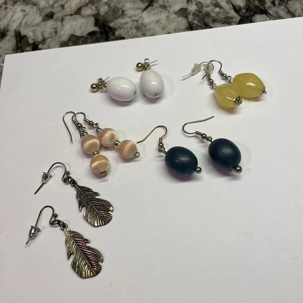 Lot Of 5 Costume Earrings Dangle Pierced Variety Bead / Metal Mix - Image 4