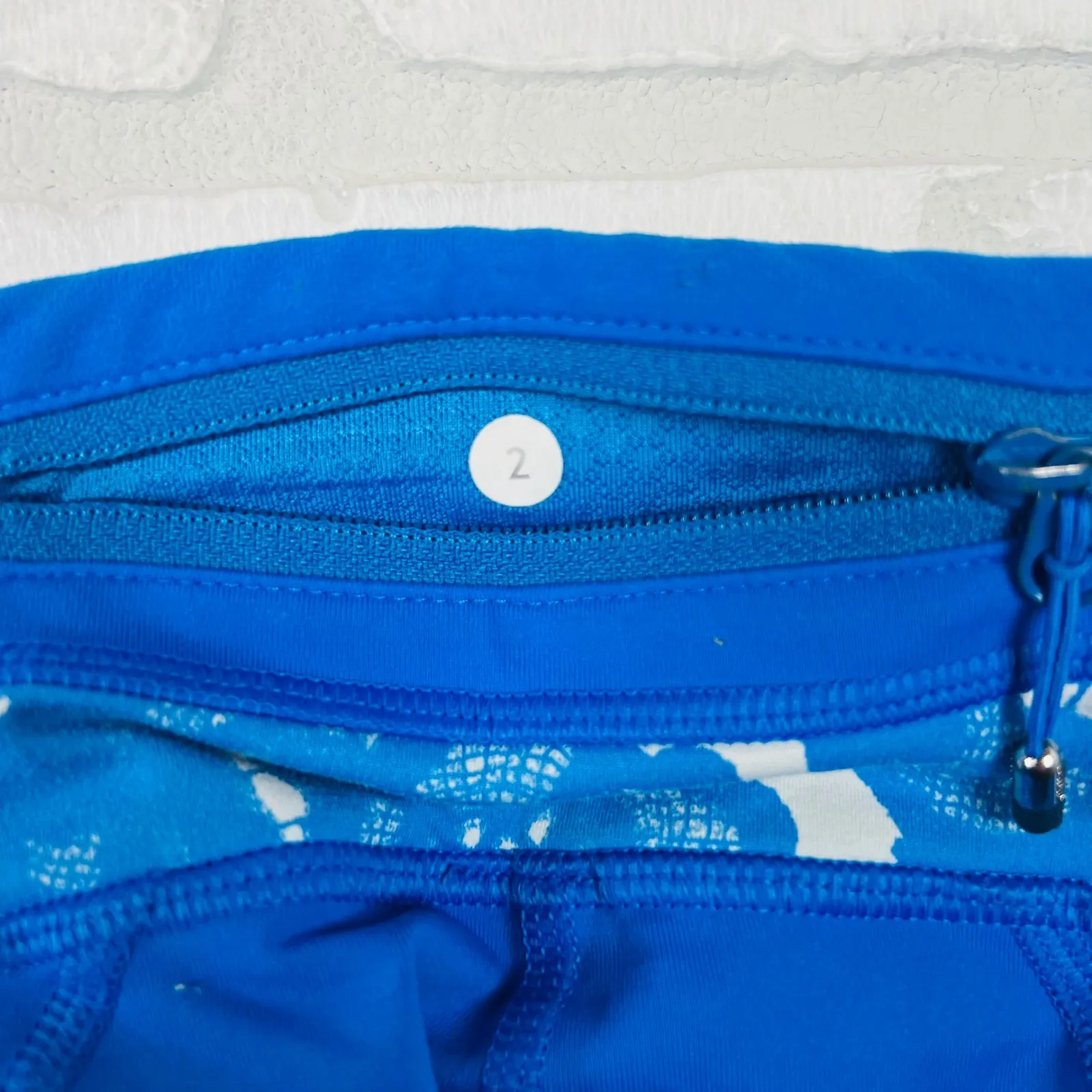 Lululemon Blue Athletic Yoga Pants Size 2 Activewear Cropped‎ Leggings - Image 5